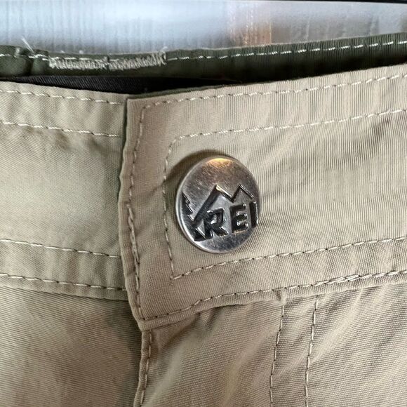 Rei Brown Boys Shorts Size 10/12 - Picture 2 of 4